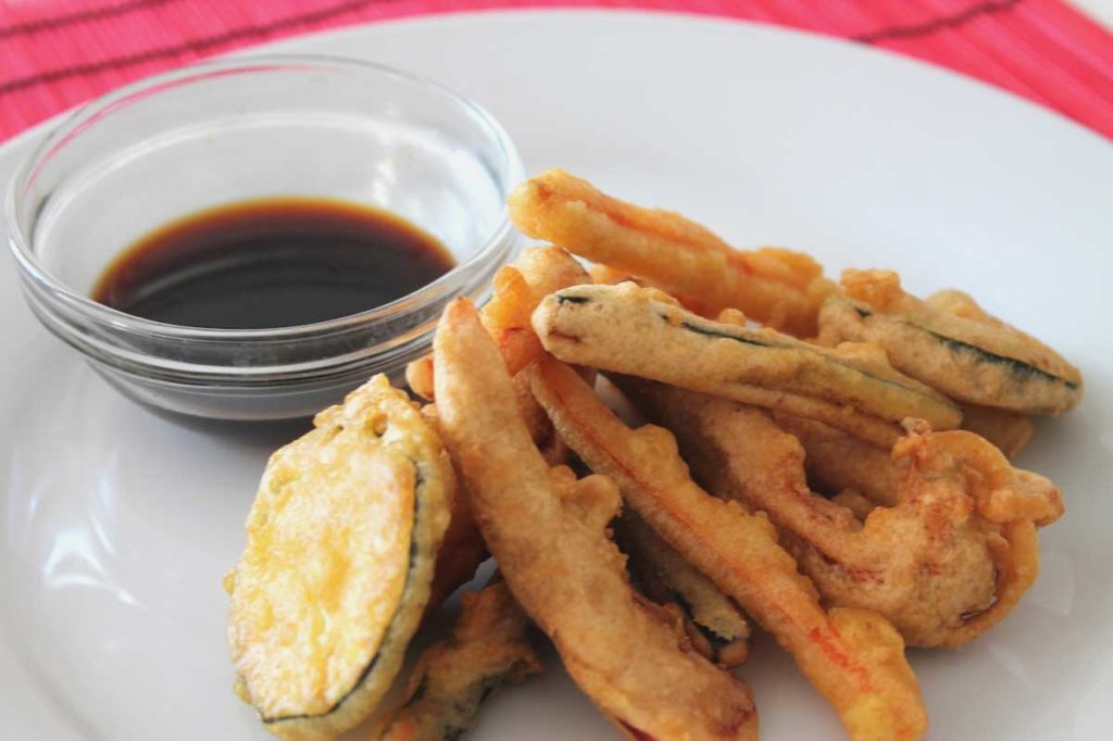 Tempura de verduras Cómo hacer frituras más sanas y crujientes