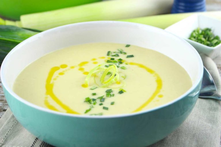 Vichyssoise sin nata y sin lactosa. Crema de puerros fría