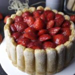 Tarta charlotte o carlota de fresas sin lactosa