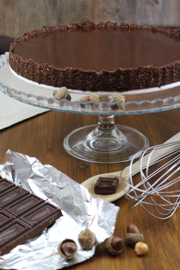 Tarta au chocolat con base de avellanas y glaseado espejo